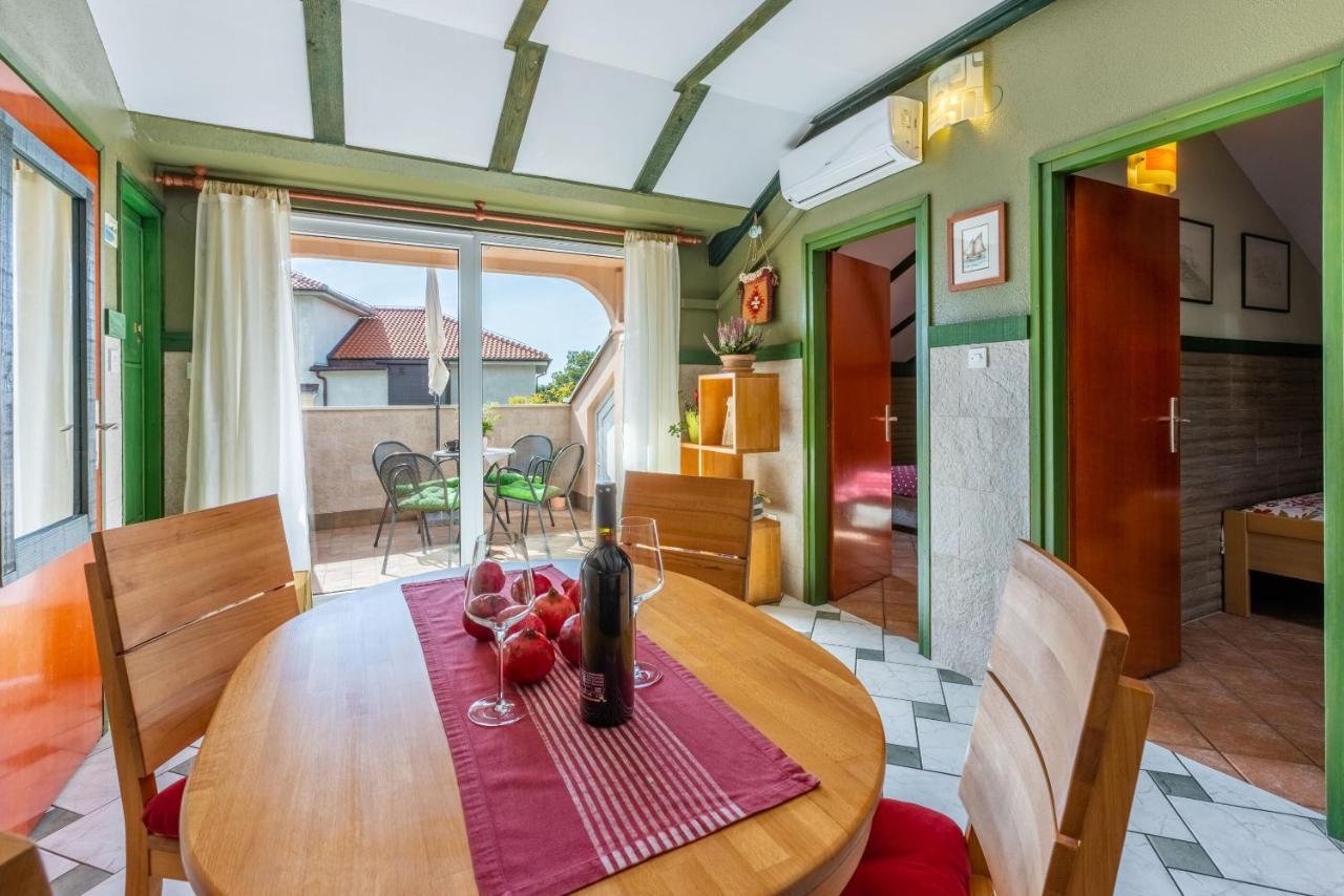Apartment Riky Crikvenica Exteriör bild